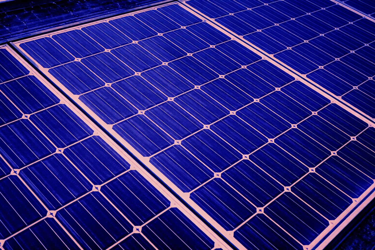 Panel solar tras limpieza con mejor comportamiento térmico